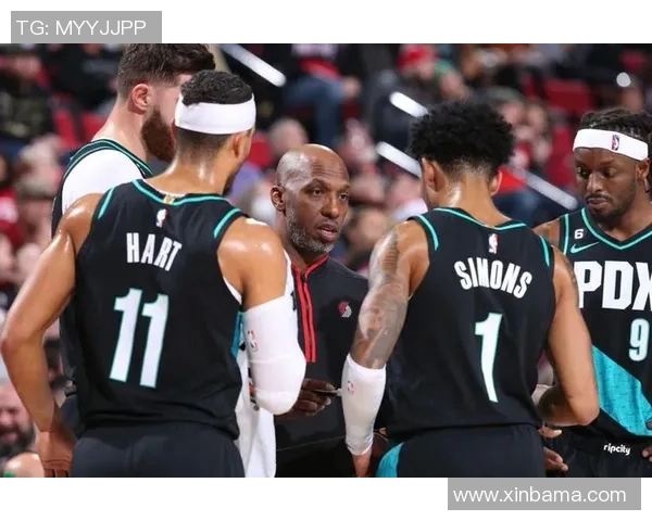 305开拓者与鹈鹕激战正酣球迷期待精彩对决与精彩瞬间