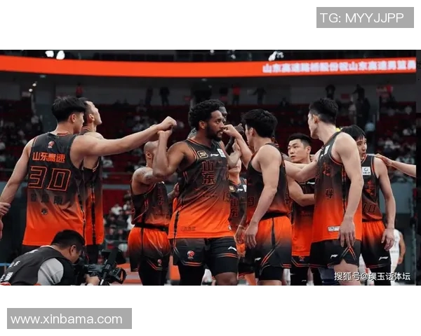 CBA季后赛青岛对阵山西精彩对决展现篮球魅力与团队精神 CBA季后赛青岛对阵山西精彩对决展现篮球魅力与团队精神
